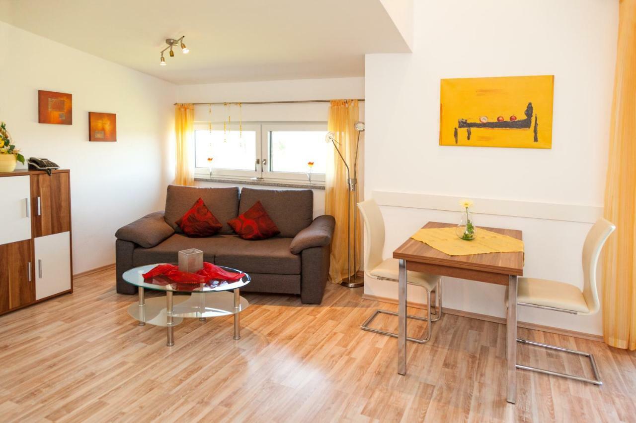 Apartamento Haus Lindenfeld Ruhstorf an der Rott Exterior foto